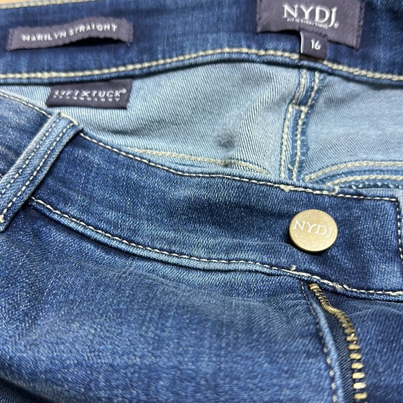 Jeans - Picture 3 of 3